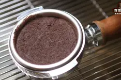 意式浓缩咖啡机萃取结束后手柄粉碗有积水是什么原因及解决办法