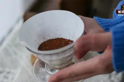 为什么不能拍打咖啡粉的原因？手冲咖啡拍打平整咖啡粉层技巧