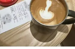 拉花翻车？咖啡师：这是艺术！