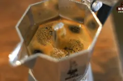 用摩卡壶煮咖啡时，咖啡粉是否要压实？摩卡壶咖啡粉研磨粗细度多少合适