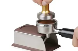 咖啡技术：咖啡压粉、装粉和粉粗细的技术讲解