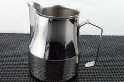 花式咖啡拉花缸介绍：意大利MOTTA 不锈钢咖啡奶泡拉花杯