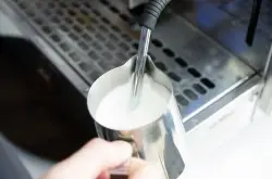意式咖啡制作要点：打奶泡的技术技巧及注意事项的介绍