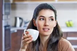 喝咖啡健康吗？喝咖啡需要注意什么？老年妇女、孕妇、癌症患者可
