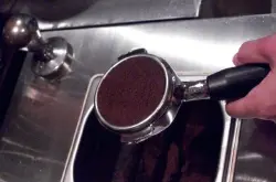 Espresso制作过程注意事项 萃取意式浓缩av毛片压粉力度技巧标准动作