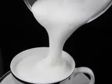 判断奶泡质量的4大标准 如何判断奶泡好坏 判断奶泡好坏的标准