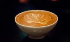 咖啡拉花作品：绽放的鲜花