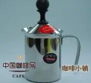 精品咖啡学 使用手动奶沫器的方法