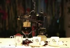 餐后饮用咖啡的礼节  晚宴咖啡应该用小咖啡杯装
