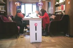浙江咖啡店装了8台空气净化器 客人要收＂空气净化费＂