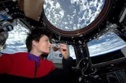 意大利女宇航员在太空冲咖啡成世界首例
