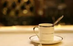 喝咖啡的礼仪基础常识 咖啡杯的正确拿法