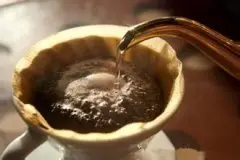 咖啡冲煮道具之手冲壶 相对来说方便快捷