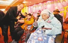 香港百岁人瑞自揭长寿秘诀：每天喝一杯咖啡