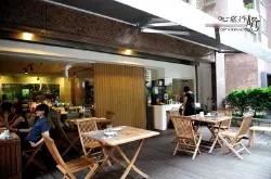 传统咖啡馆遭遇“滑铁卢” “创客”概念、混搭风引领新潮流