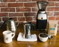 怎么用摩卡壶制作咖啡 摩卡壶操作方法和流程