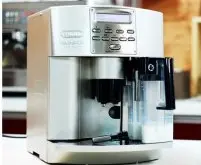 全自动咖啡机的全方位介绍 一种多功能的小家电