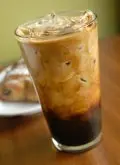 冰咖啡并不是咖啡中加上冰块就可以了