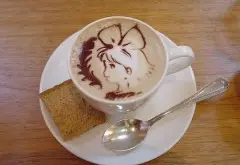 咖啡拉花制作教程,琪琪为主题的咖啡雕花制作