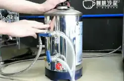 咖啡机清理视频 教你如何清洗软水器