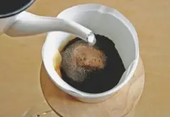 滤纸冲泡--最轻松的冲泡法 最轻松制作咖啡的方法是什么？ 咖啡冲