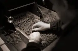 阿拉比卡咖啡豆怎么磨手动磨阿拉比卡咖啡豆机器磨阿拉比卡咖啡豆