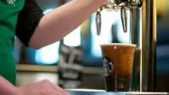 纽约Starbucks推出氮气咖啡 门市免费试饮