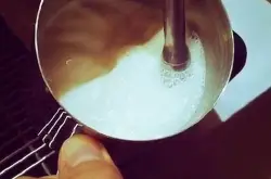 怎么打奶泡，如何手工打奶泡？
