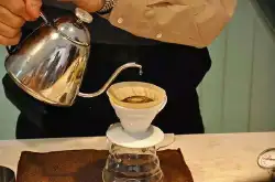 当咖啡粉遇到热水时就会膨胀，这是为什么？