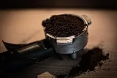 如何用咖啡渣发酵 自制有机肥？
