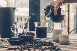 咖啡店学社交拉新客：如何用一杯咖啡换取一个新客？