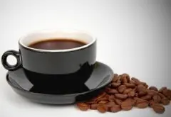 过量咖啡因可能伤害儿童的神经与心血管系统
