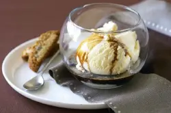 【甜点教学】自制Affogato浓缩咖啡加上冰淇淋，简单又实用