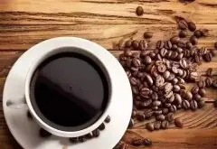 云南小粒咖啡并不代表特定品种的咖啡，只是“云南出产的咖啡”