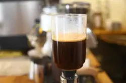 煮咖啡用什么咖啡机或咖啡壶，胶囊咖啡机和意式咖啡机哪个好？