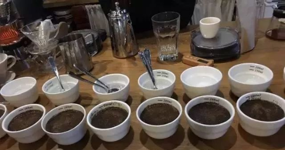 咖啡杯测步骤| 如何杯测和打分 正确的杯测cupping方法流程 中国咖啡网