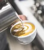 热卡布奇诺咖啡的做法 如何使用意式咖啡机制作正宗卡布奇诺