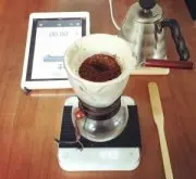 法兰绒手冲咖啡-令人难忘的温润口感与琥珀般透明色泽