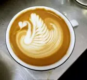 你喜欢咖啡拉花吗 咖啡拉花天鹅图案有什么要注意的