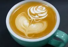 压纹玫瑰花图案咖啡拉花视频教程 初学者咖啡拉花技巧全在这里