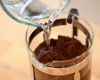 咖啡粉怎么冲泡教程 用冷水冲泡与用热水冲泡的具体做法
