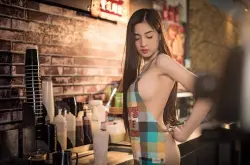 最新咖啡女郎！泰国咖啡厅性感女仆火辣穿着！仅穿围裙几乎全裸！