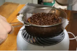 【手网烘焙经验分享】-骨灰级咖啡迷必玩项目 什么是手网烘焙？