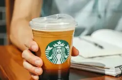 星巴克承诺将在2020年前旗下所有咖啡店内废除一次性吸管