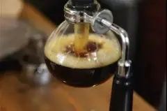 手冲咖啡和虹吸壶咖啡有什么区别？虹吸壶可以煮出醇厚度高的咖啡