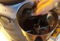意式磨豆机保养|磨豆机清洁与调磨校正
