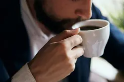 最新研究：男人比女人喝更多的咖啡！一天喝多少杯咖啡算过量？