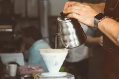 手冲与意式咖啡的差异_单品咖啡可以用机器冲煮_意式豆可以手冲