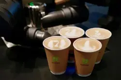 奈雪的茶PRO店咖啡拉花机器人来了 奈雪的茶咖啡好喝吗