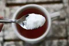 一杯茶的热量有多少卡路里 喝茶叶茶能减肥减脂能瘦的好处与功效